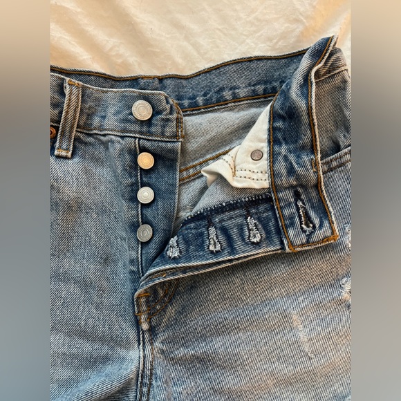 Levi’s Denim Short - Picture 4 of 4